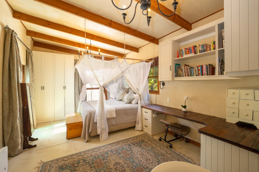 5 Bedroom Property for Sale in Langerug Western Cape